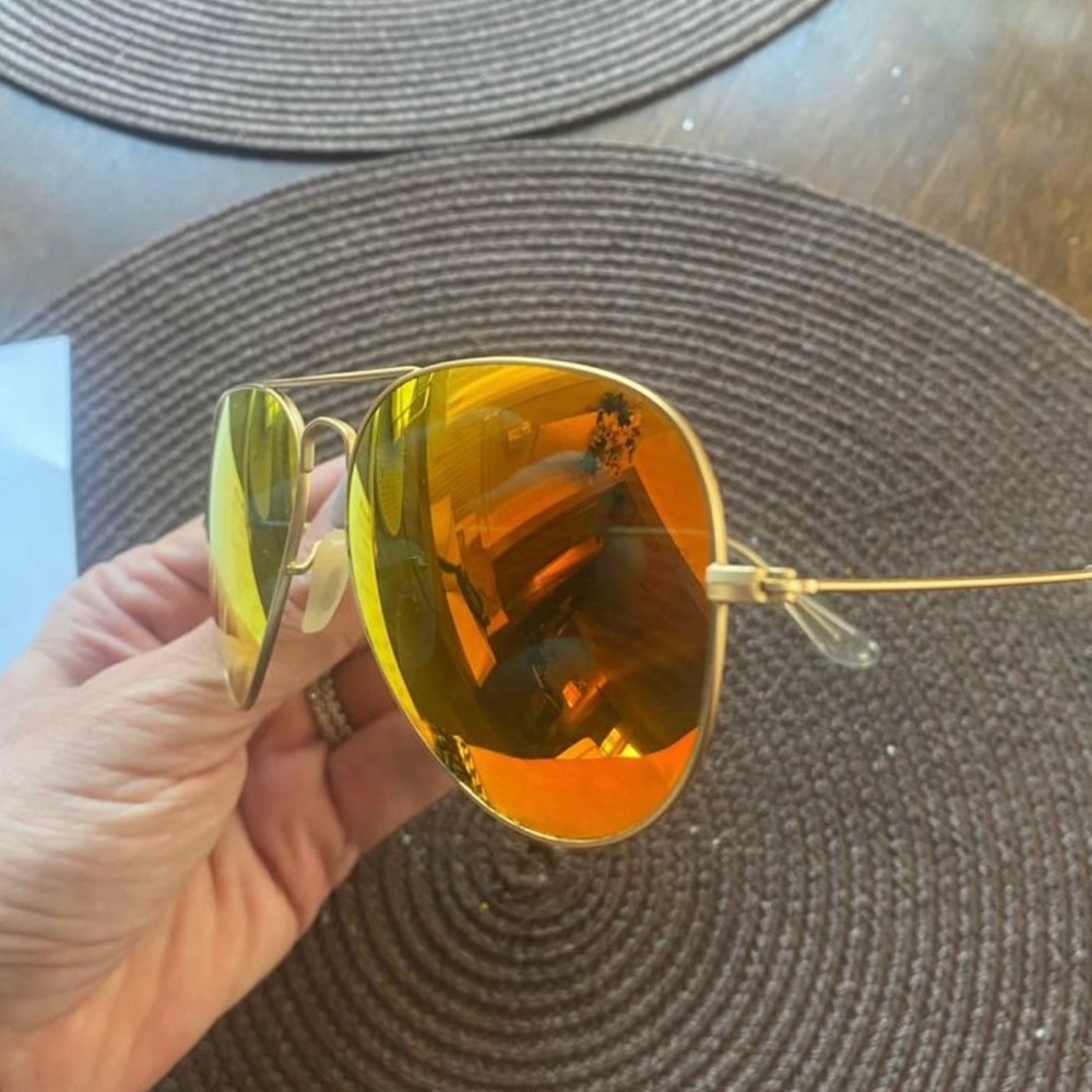 Like new orange aviator sunglasses with case